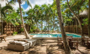 Privada Soliman Bay villa pets welcome!